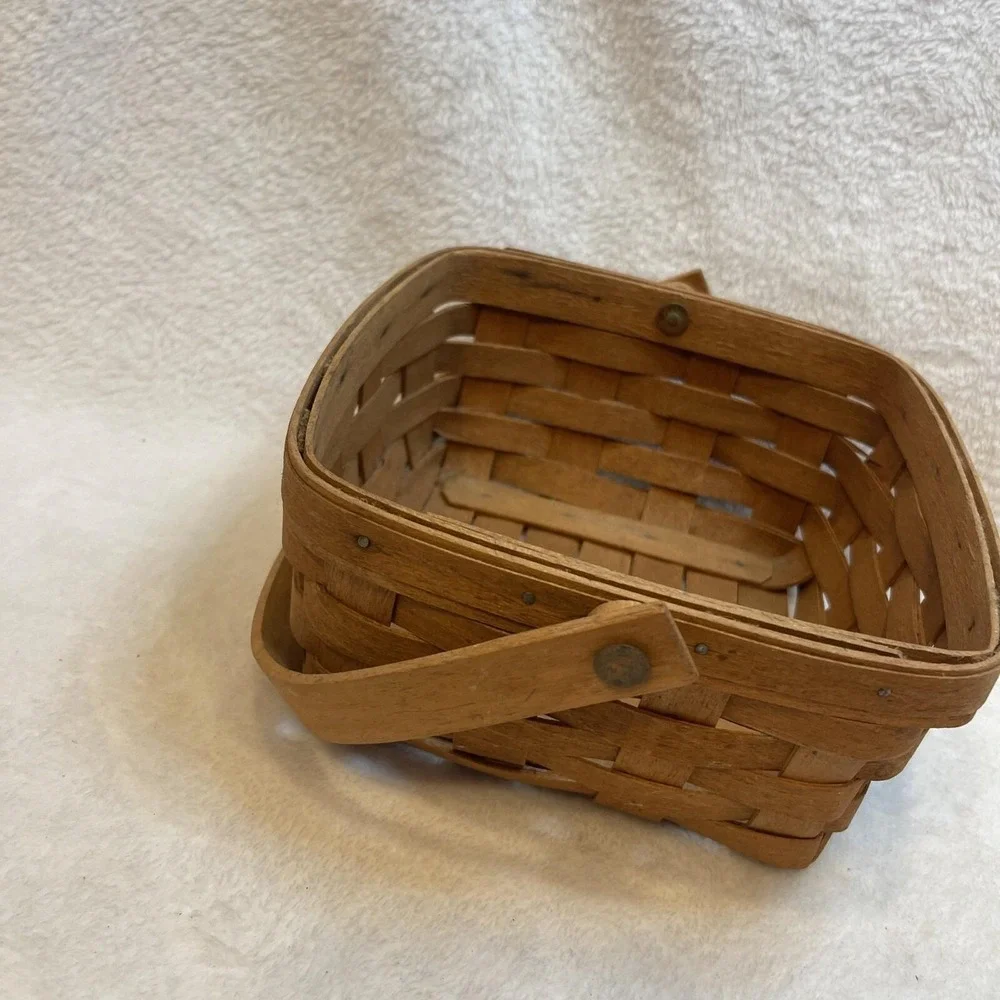 Longaberger Vintage‎ 1989 Signed Splint Berry Basket w/Bale Handle